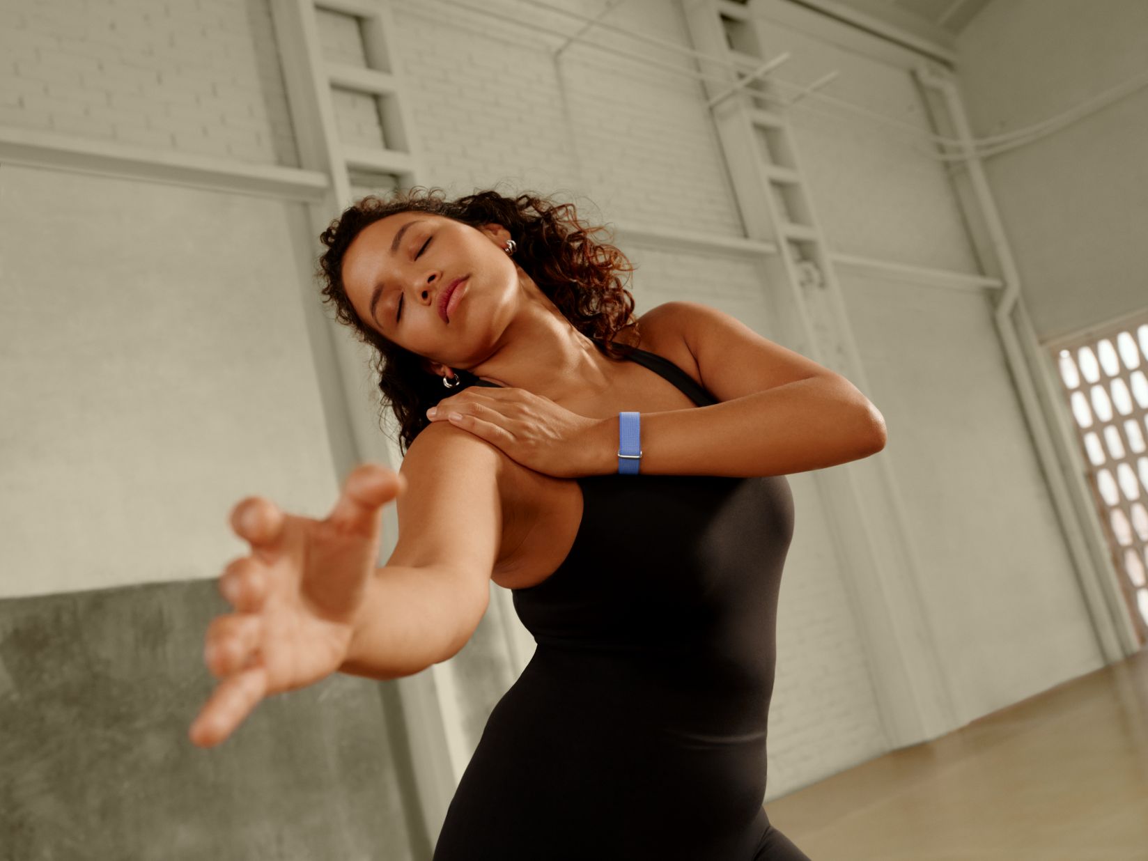 Google Fitbit Air, il nuovo tracker senza schermo punta su salute, sonno e AI