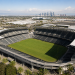 Veduta panoramica di uno stadio di calcio moderno a Los Angeles durante il giorno del debutto dei Mondiali 2026.