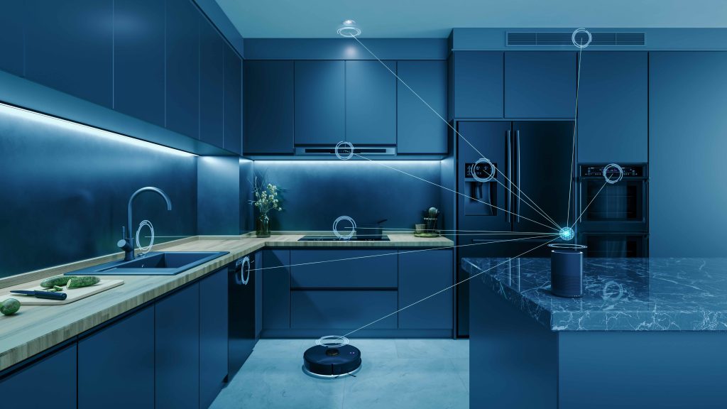 Casa connessa più matura: la smart home entra nella routine degli italiani