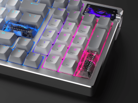 ASUS ROG Azoth 96 HE con touchscreen OLED e illuminazione RGB
