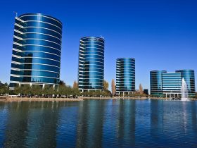 Le torri della sede di Oracle a Redwood Shores, in California, dove nasce Oracle Fusion Companion