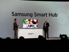 Smart TV Samsung con interfaccia Smart Hub mostrata al CES 2016