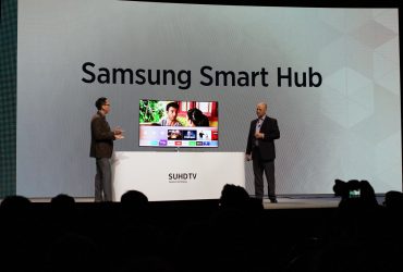 Smart TV Samsung con interfaccia Smart Hub mostrata al CES 2016