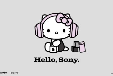 Hello Kitty con le cuffie Sony e la scritta Hello, Sony