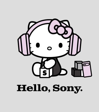 Hello Kitty con le cuffie Sony e la scritta Hello, Sony