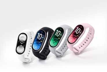 Xiaomi Smart Band 11 nei colori bianco, nero, argento e rosa